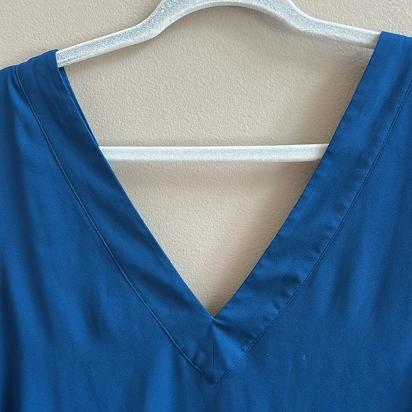 Lilly Pulitzer Blue Double V Neck Flowy Lined Sleeveless Blouse Size XL - Picture 9 of 9